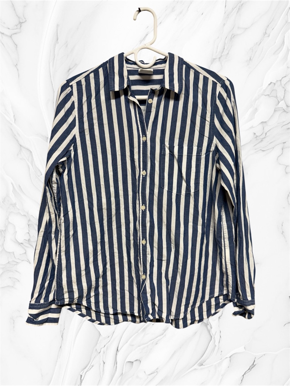 GAP the classic shirt Blue and White Striped Button-Down Shirt small